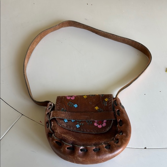 no brand Handbags - 🍀Handmade Elegant Leather Brown Crossbody Bag with Floral Accents